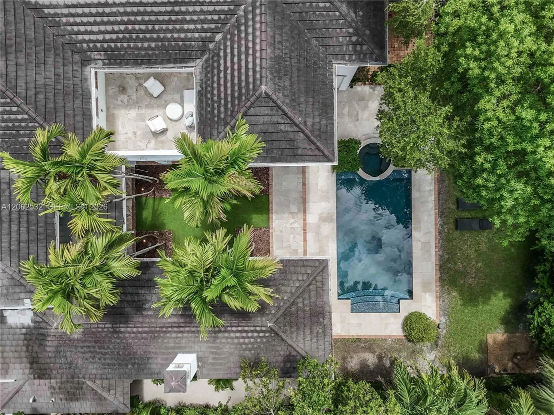 Photo of 2820 Brickell Ave