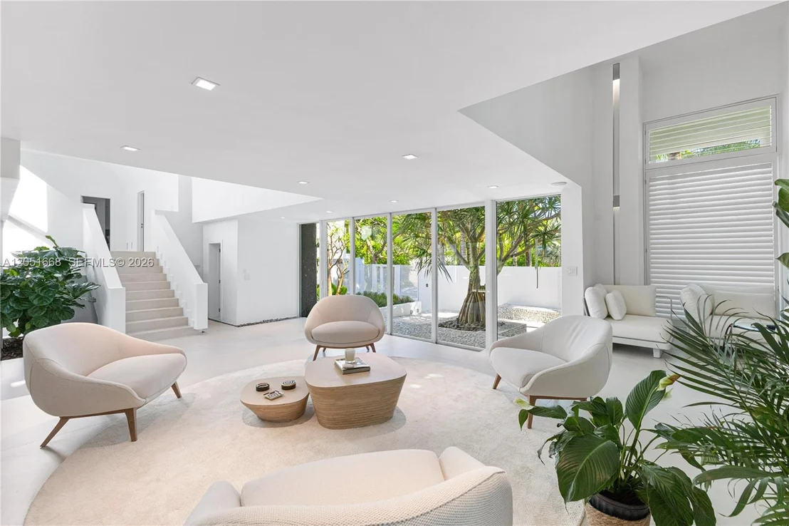Photo of 161 Cape Florida Drive