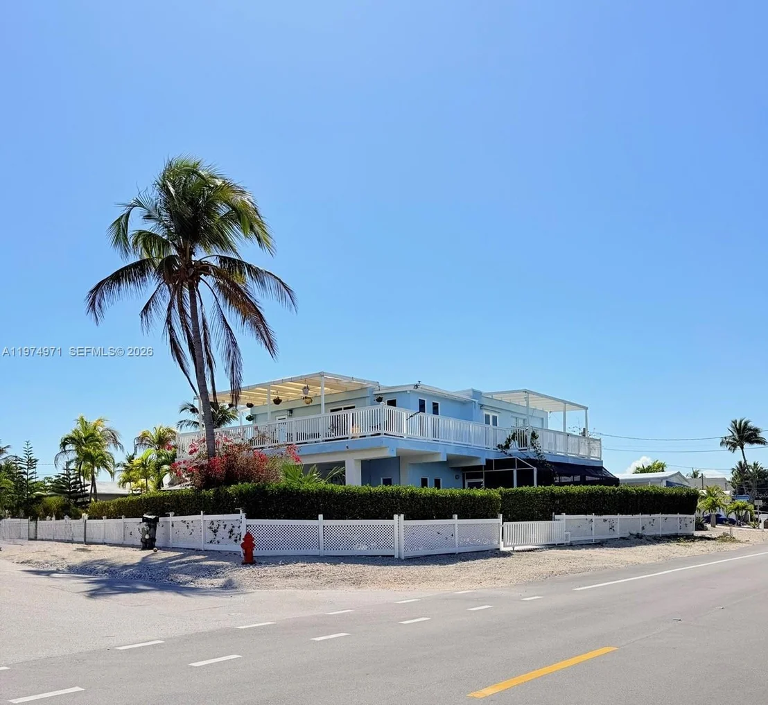 Photo of 212 Banyan Ln