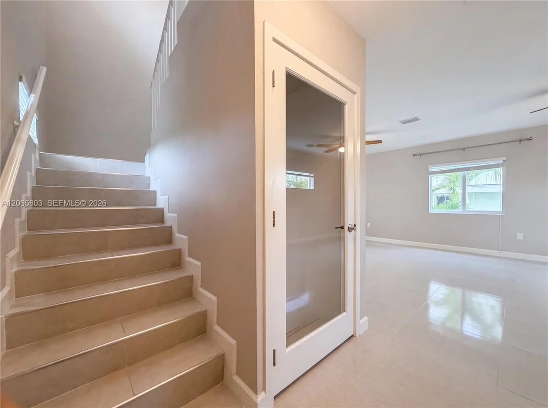 Photo of 17 Lakeview Dr