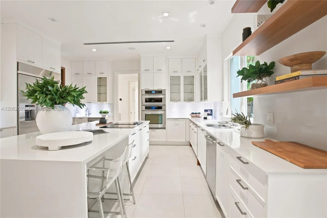 Photo of 2820 Brickell Ave