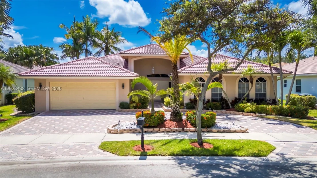 Photo of 3852 Oak Ridge Cir