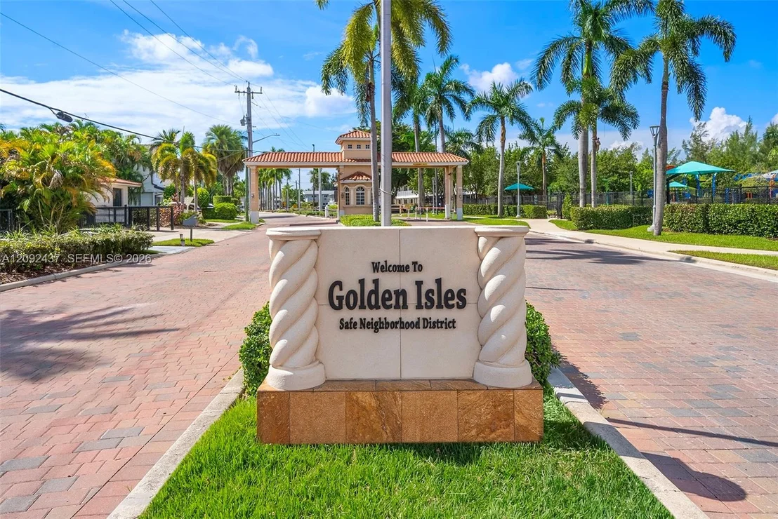 Photo of 507 Palm Dr