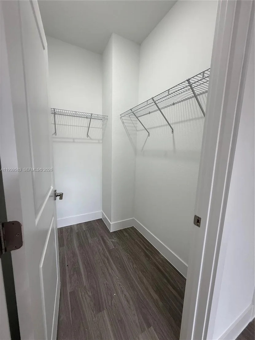 Photo of 1048 Jay Ct