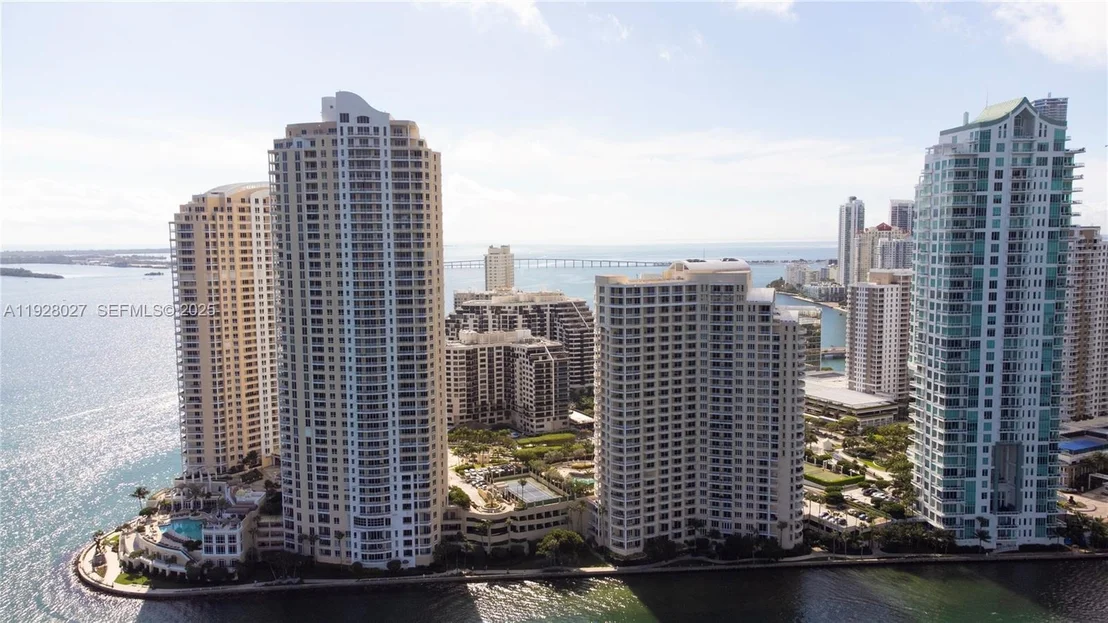 Photo of Unit 2002 at 900 Brickell Key Blvd