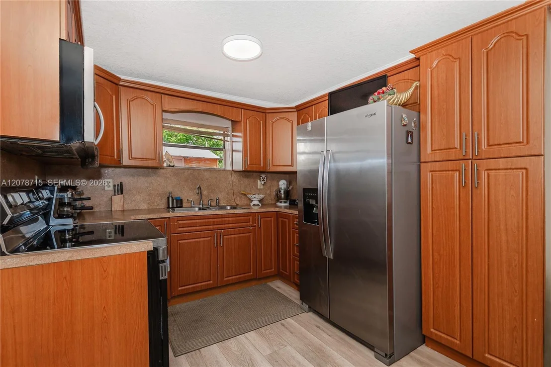 Photo of 359 W 35th St