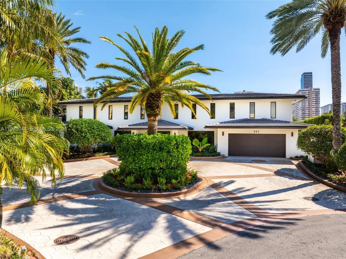 Photo of 501 Hibiscus Dr
