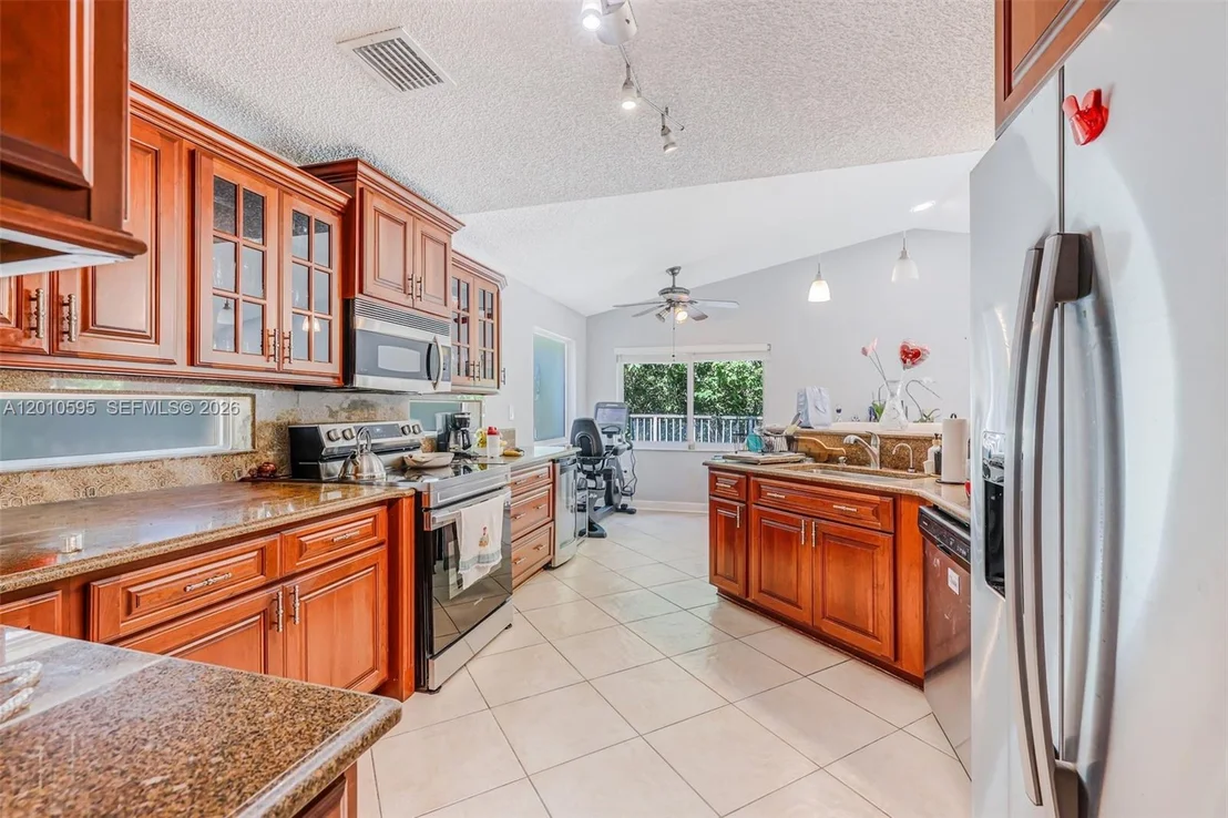 Photo of 1065 Weeping Willow Way
