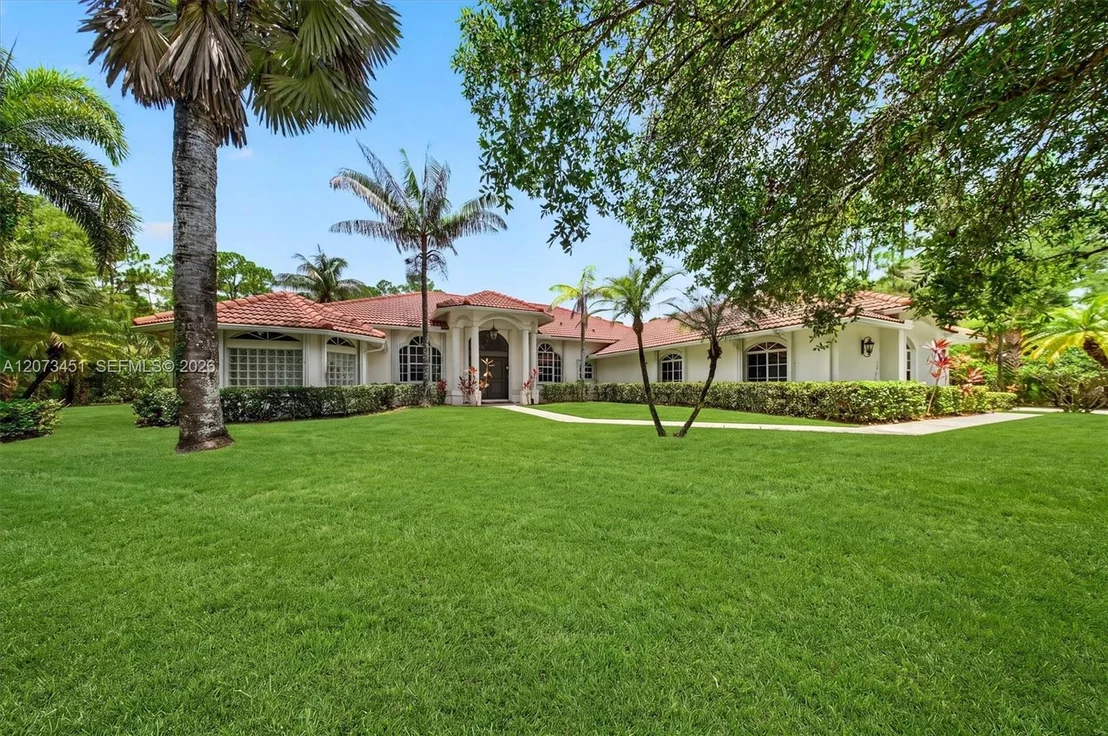 Photo of 1215 Stallion Dr