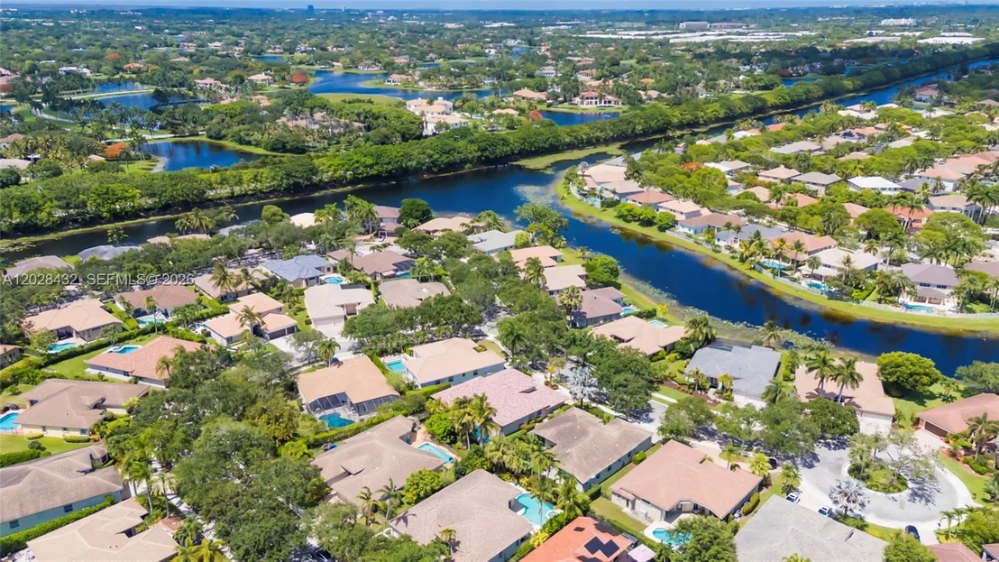 Photo of 3852 Oak Ridge Cir