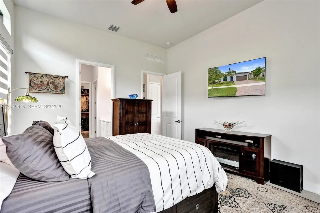 Photo of 8147 Juniper Dr