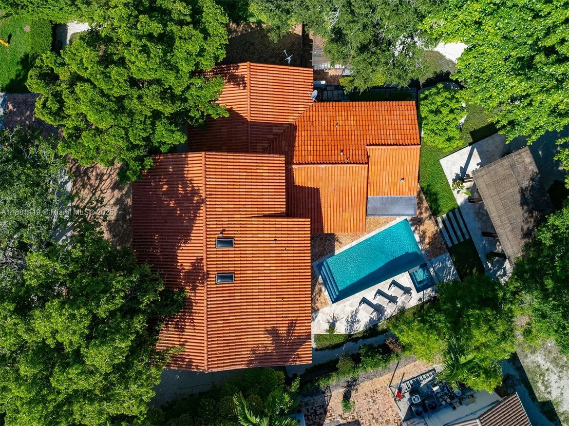 Photo of 575 Bay Point Rd