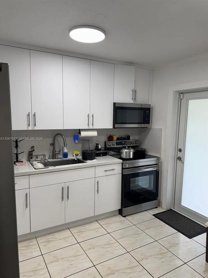 Photo of 80 W 56th St