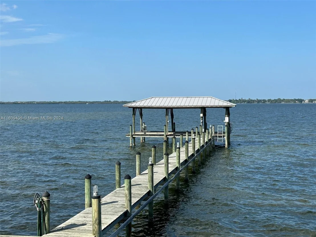 Photo of 1613 N Indian River Drive