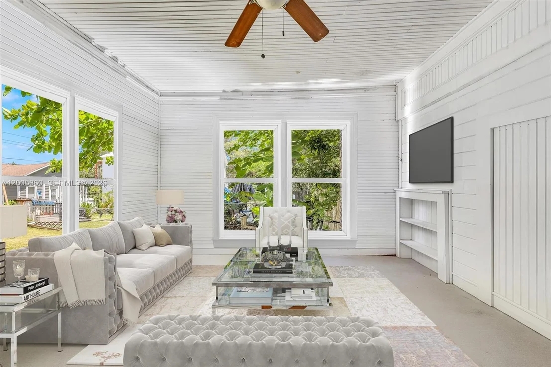 Photo of 3420 Charles Ave