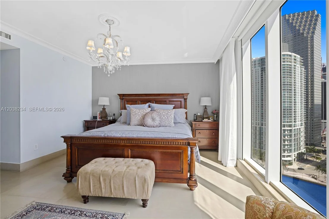Photo of Unit 2408 at 901 Brickell Key Blvd