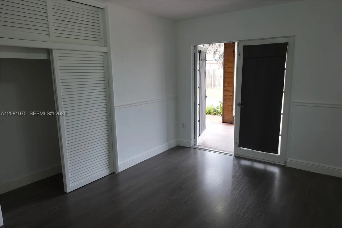 Photo of 2081 Utopia Dr