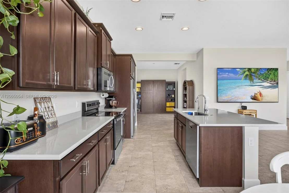 Photo of 5691 Bristlecone Commoms