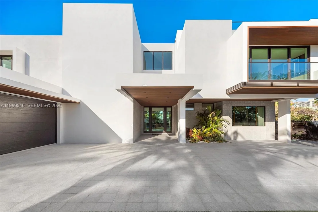 Photo of 128 Ocean Blvd