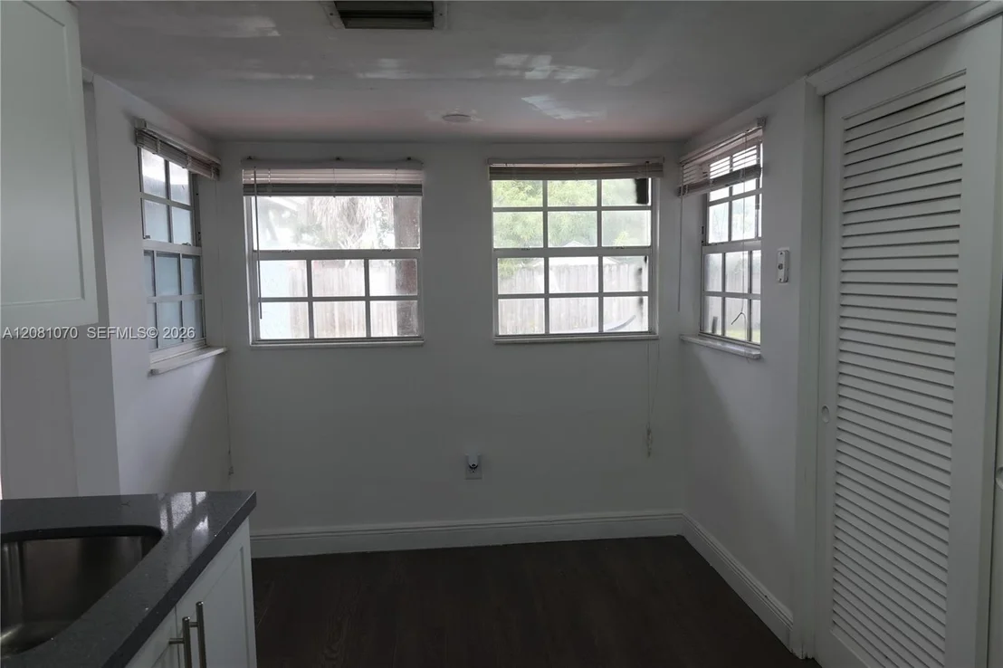 Photo of 2081 Utopia Dr