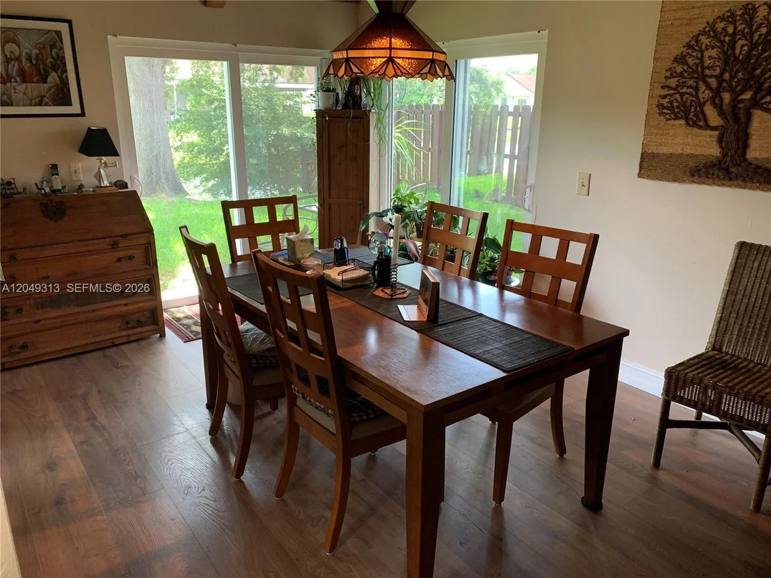 Photo of 2811 Devonwood Ave
