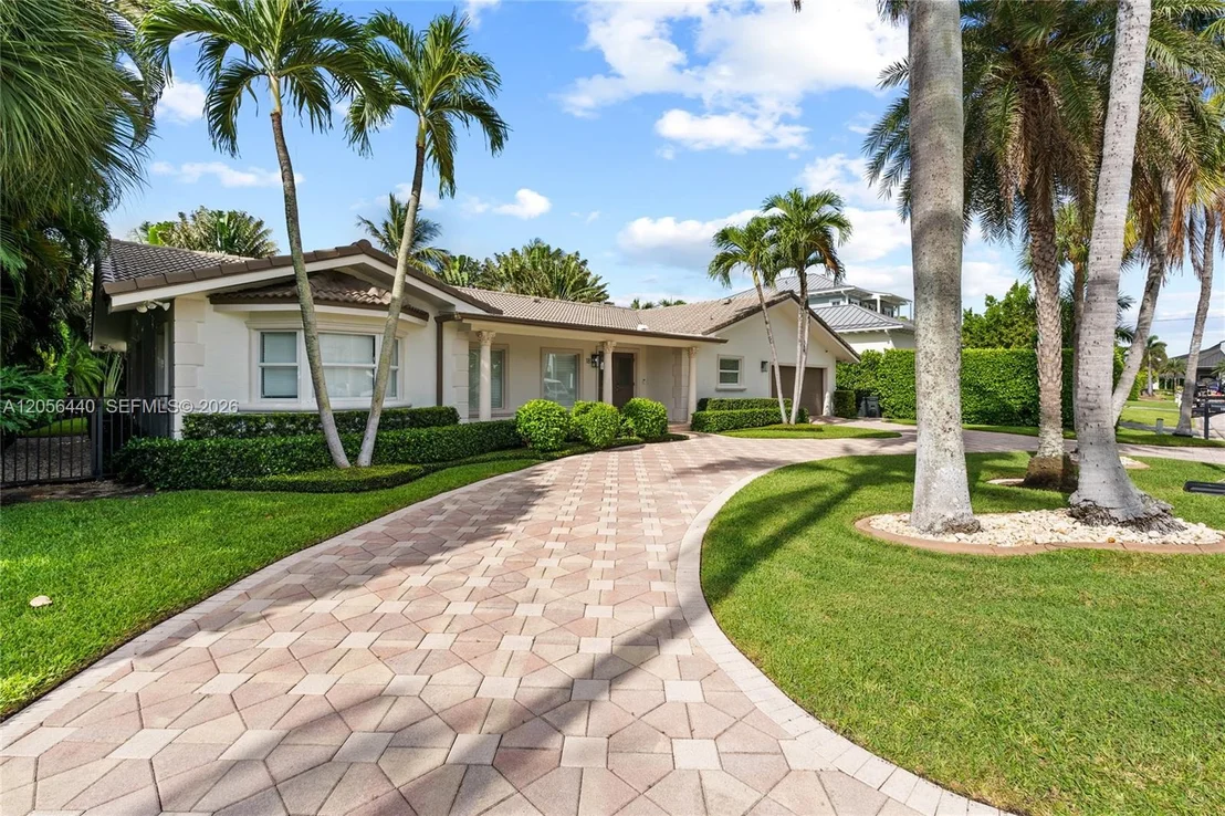 Photo of 18 Eleuthera Drive