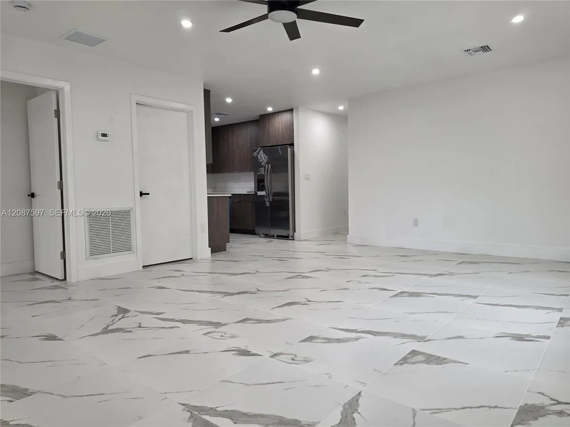 Photo of 348 NW 8th St