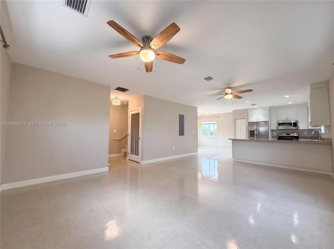 Photo of 17 Lakeview Dr