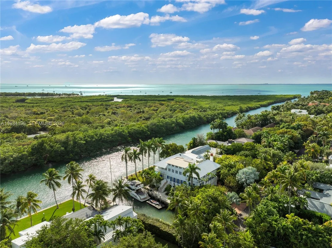 Photo of 100 Cape Florida Dr