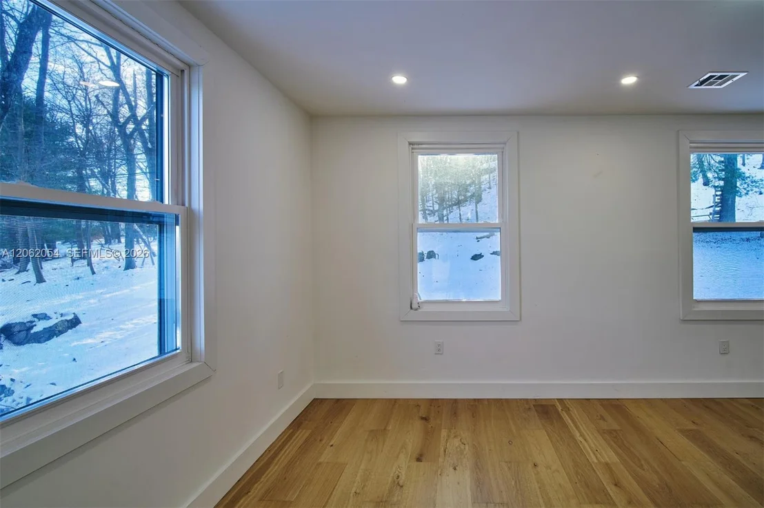 Photo of 189 Mc Namara Rd