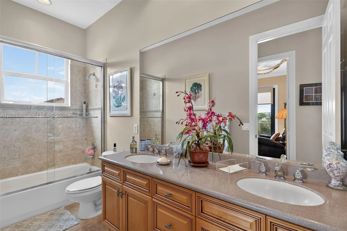 Photo of 11867 NW 69th Pl