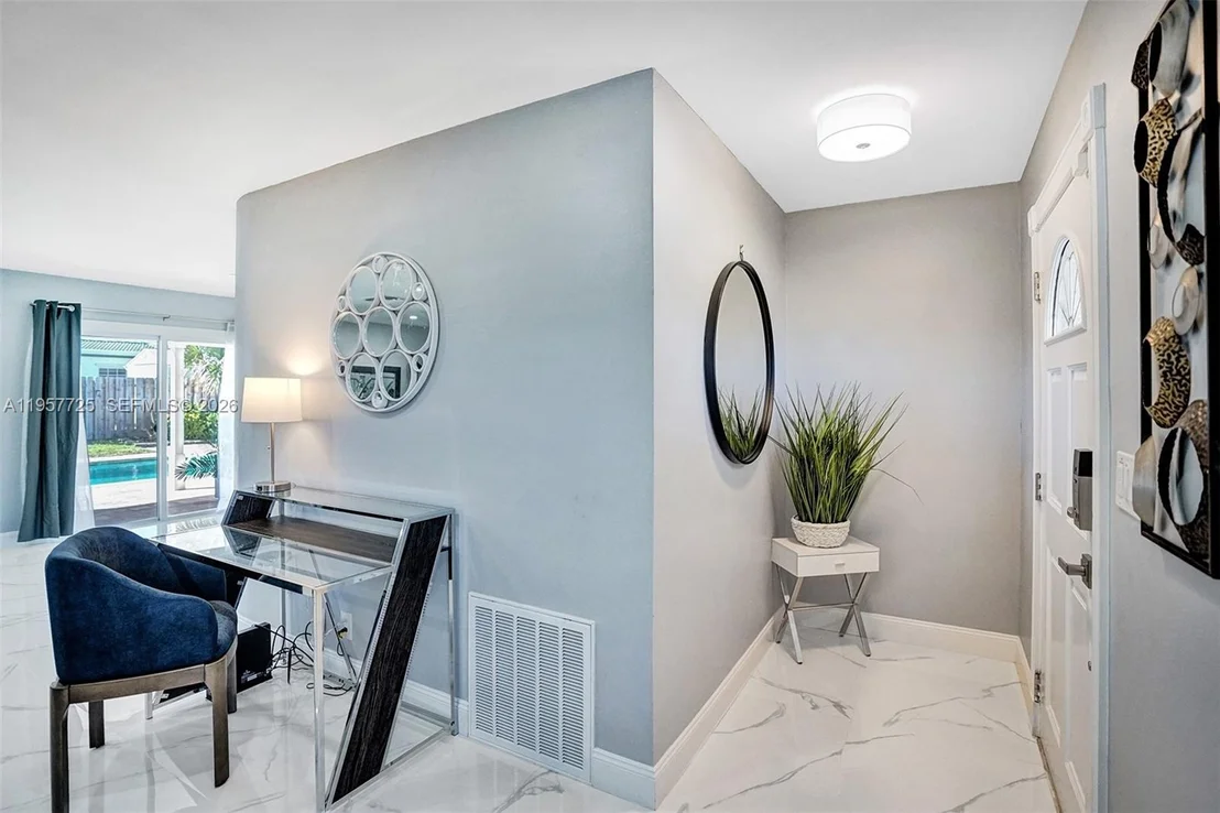 Photo of 477 SE 17th Ter