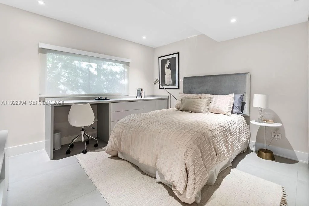 Photo of 4095 Battersea Rd