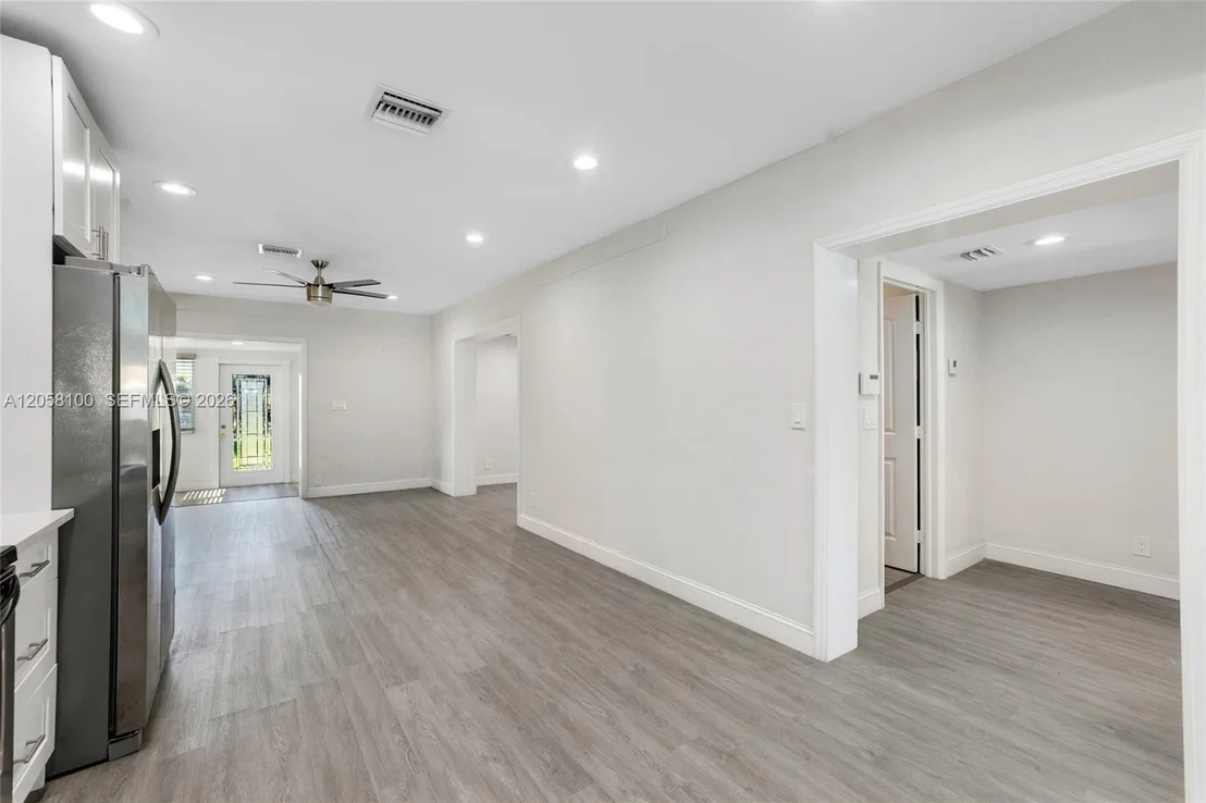Photo of 3405 Robbins Rd