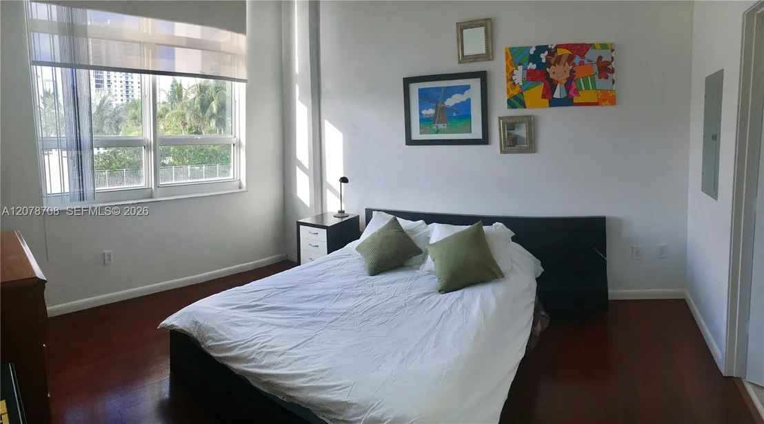 Photo of Unit 2604 at 2001 Biscayne Blvd