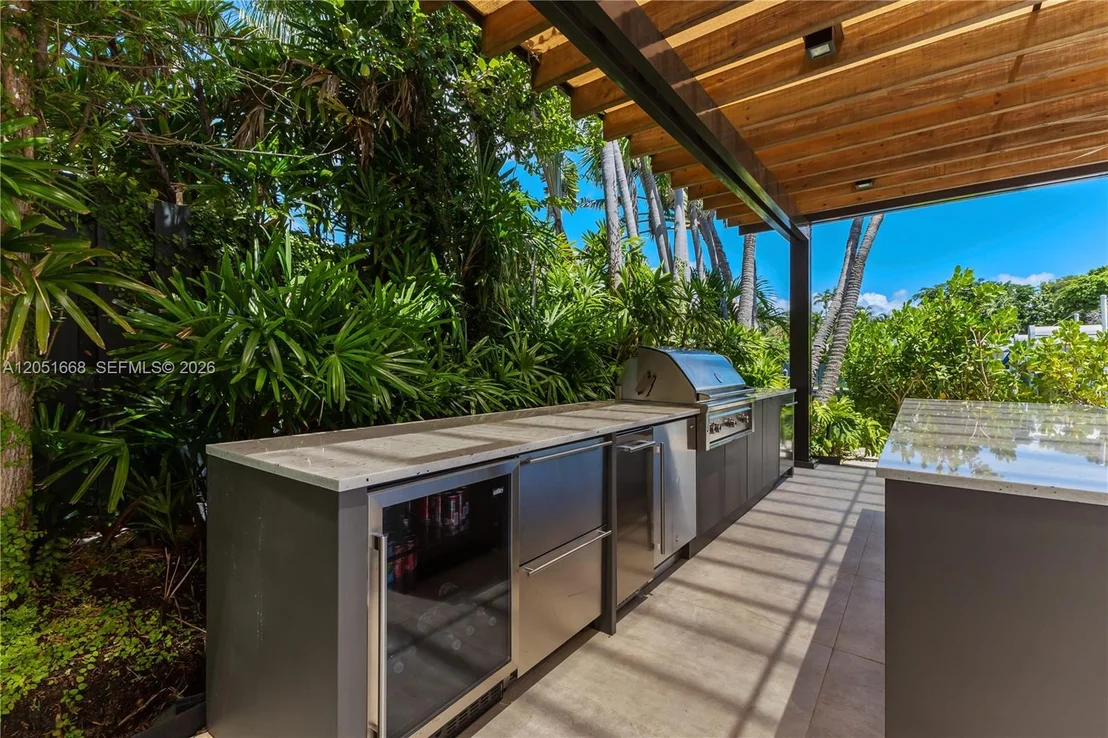 Photo of 161 Cape Florida Drive