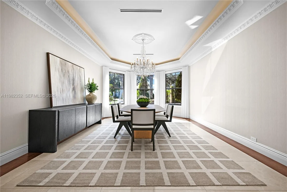 Photo of 2905 Paddock Rd