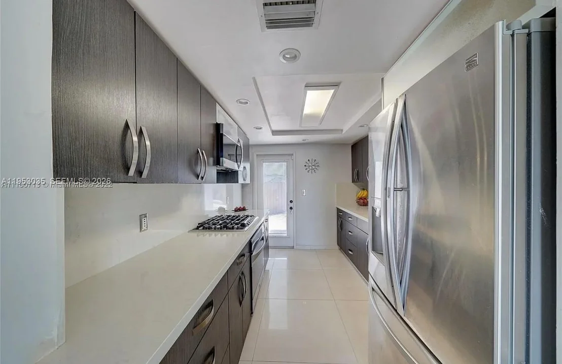Photo of 801 E 16th Pl