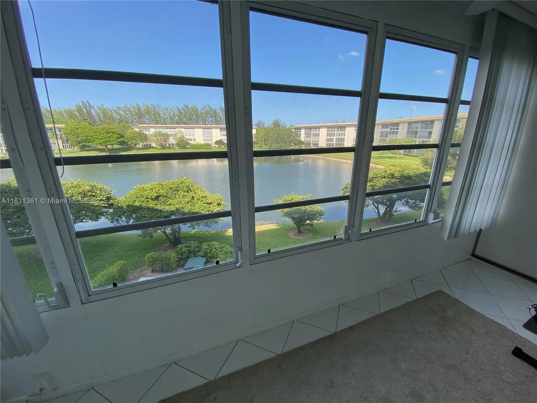 Photo of Unit G3 at 1902 Bermuda Cir