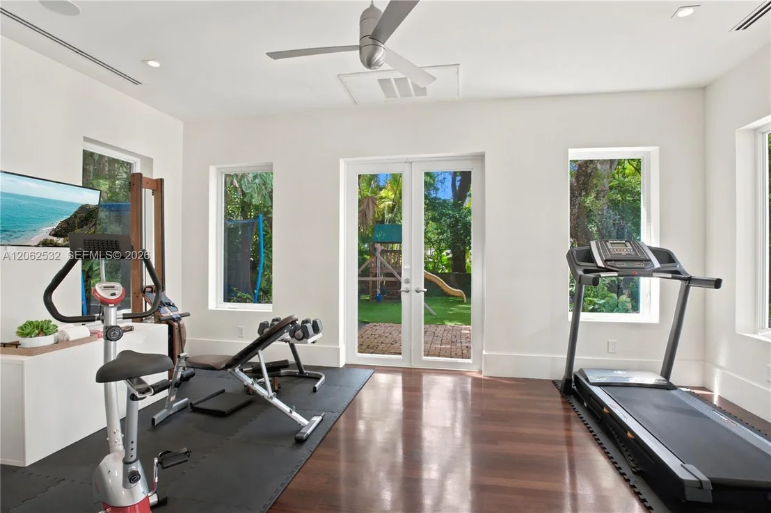 Photo of 2820 Brickell Ave