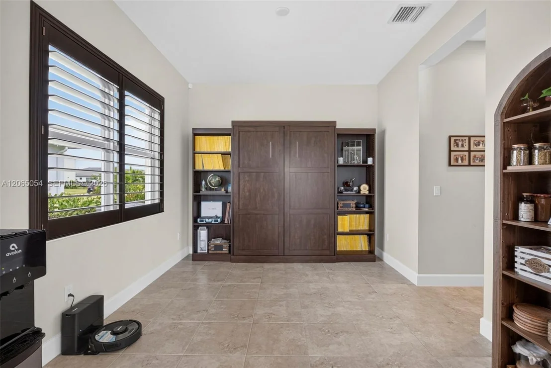 Photo of 5691 Bristlecone Commoms