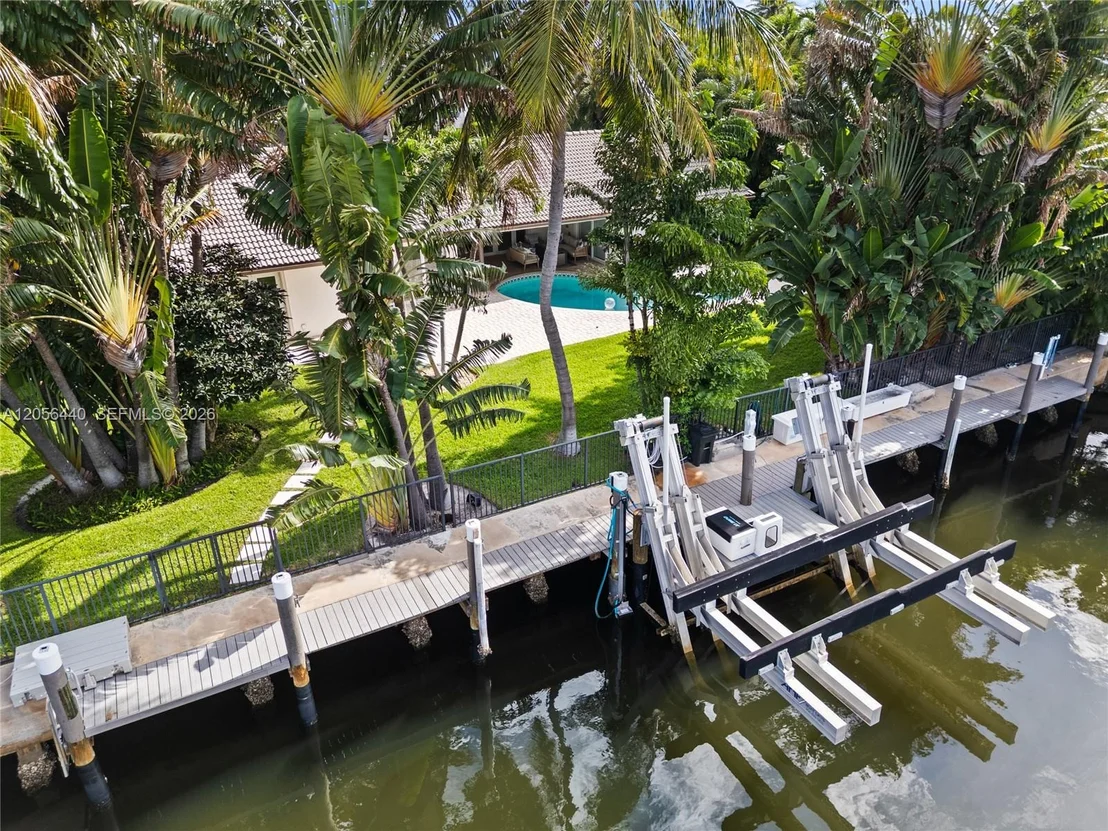 Photo of 18 Eleuthera Drive