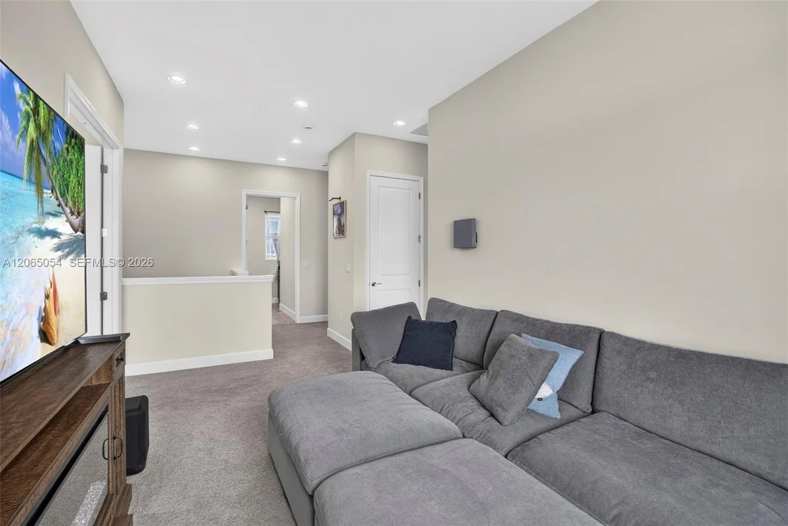 Photo of 5691 Bristlecone Commoms