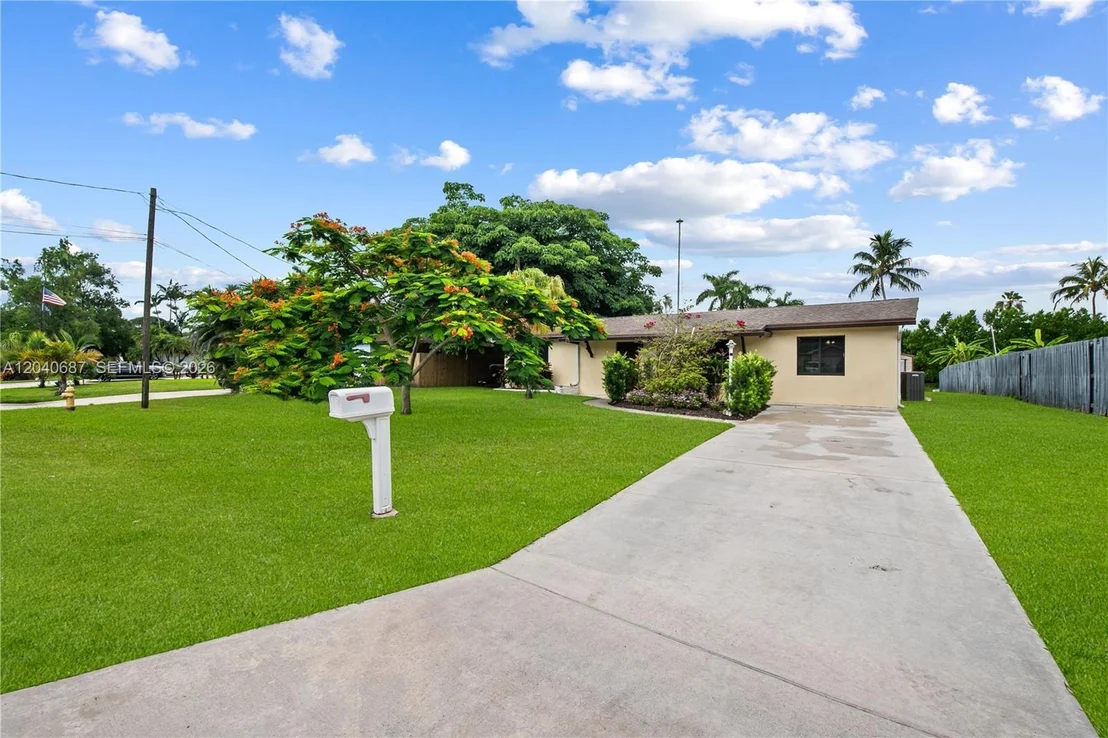 Photo of 6839 Tradewind Way
