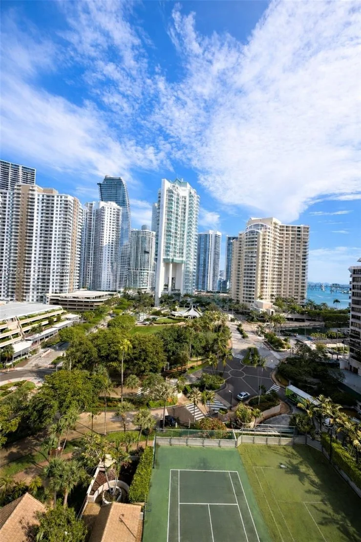 Photo of Unit A1421 at 520 Brickell Key Dr