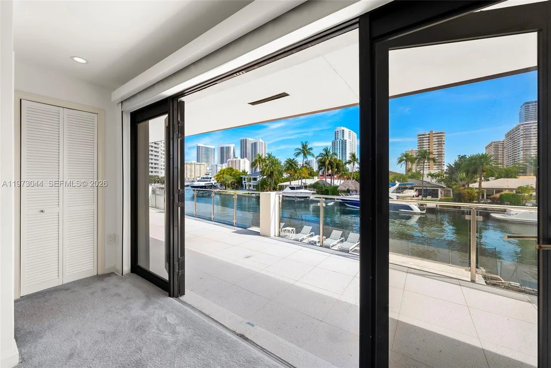 Photo of 501 Hibiscus Dr