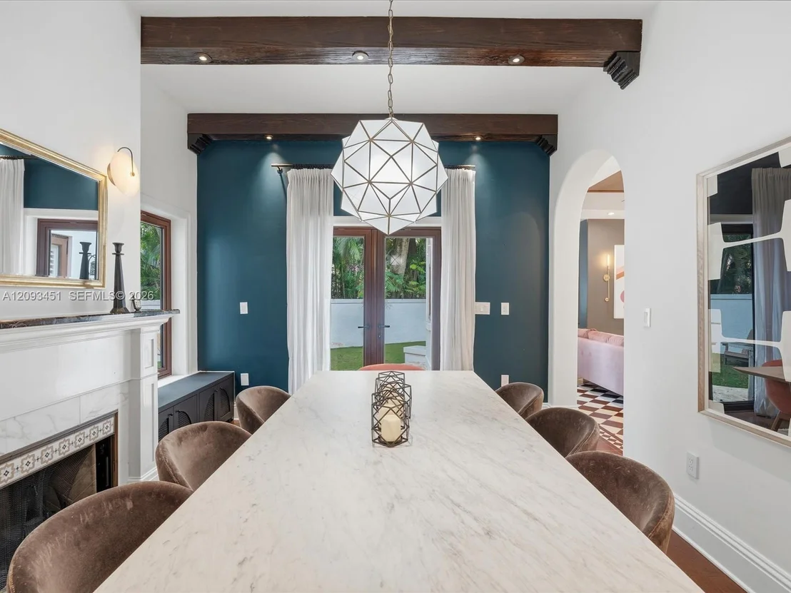 Photo of 421 Sarto Ave
