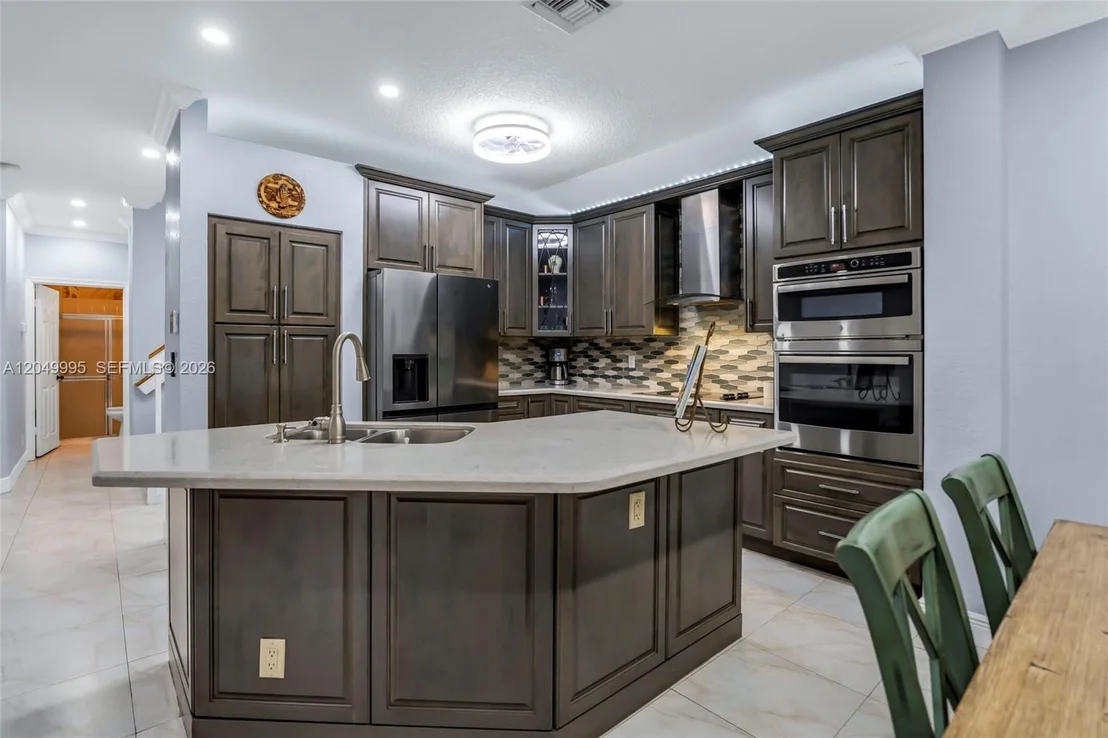 Photo of 7569 Parkside Ln