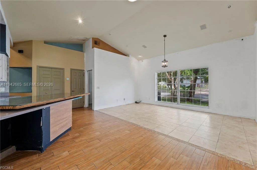 Photo of 1981 Carbonata Drive