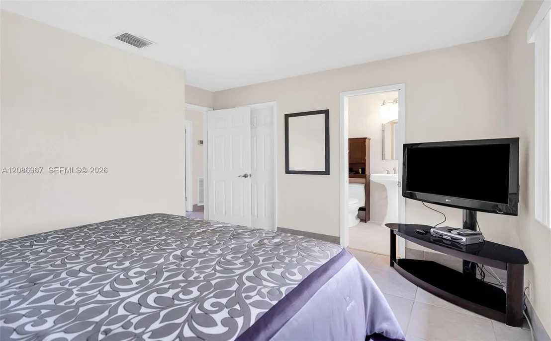 Photo of 1031 SE 14th Dr